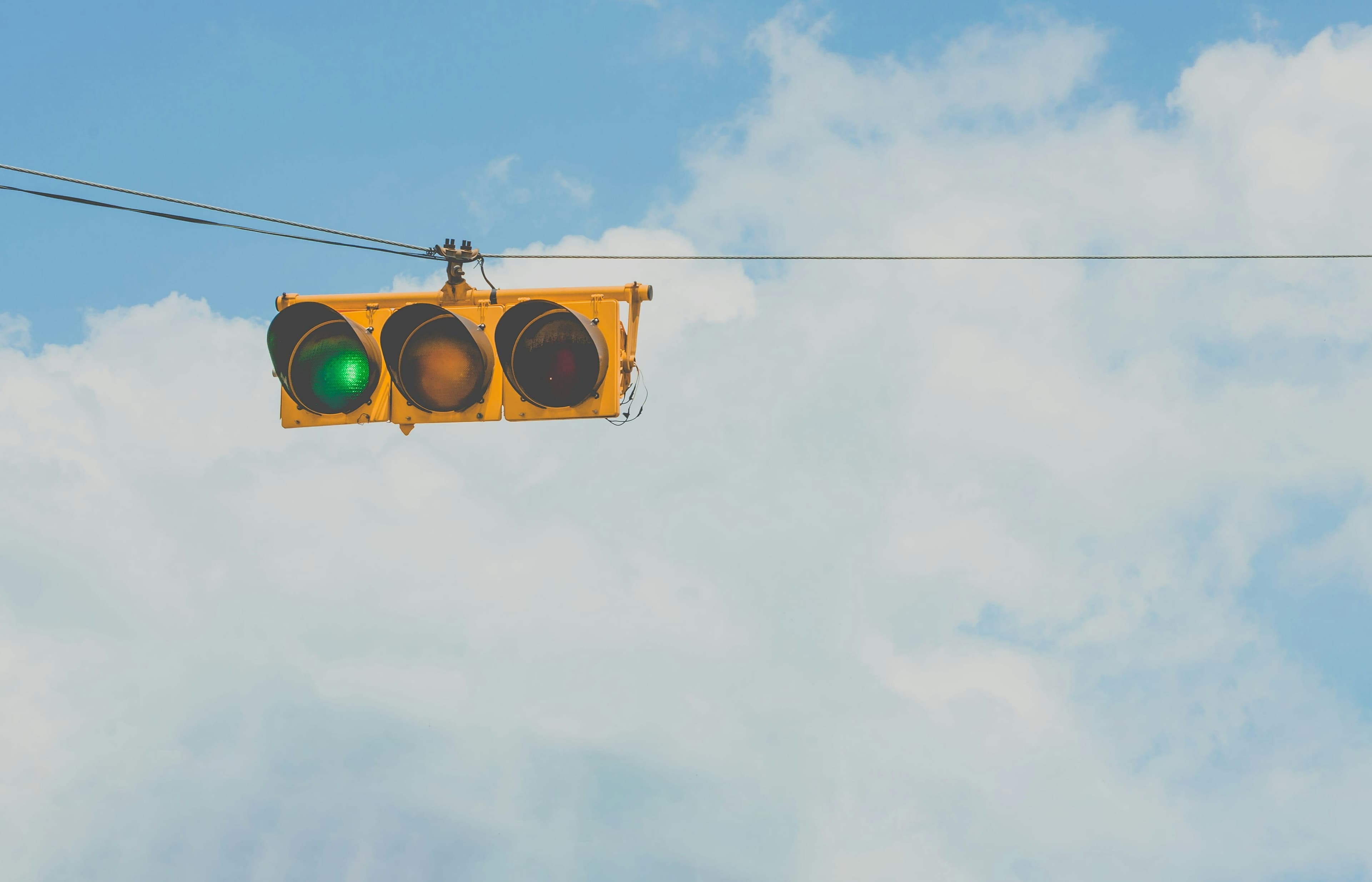 Buying Signals in Sales: How to Spot Ready Buyers